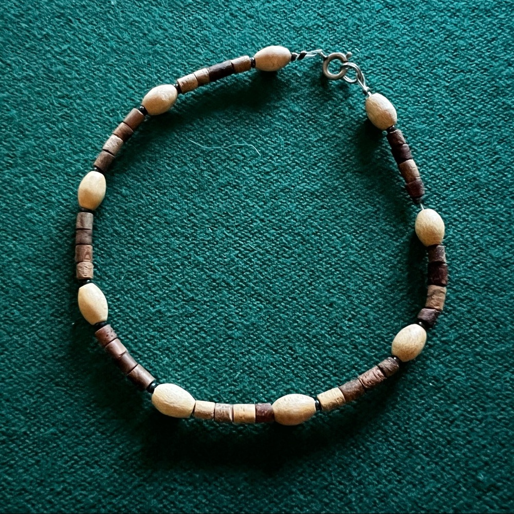 Ankle bracelet with multiple size wooden beads